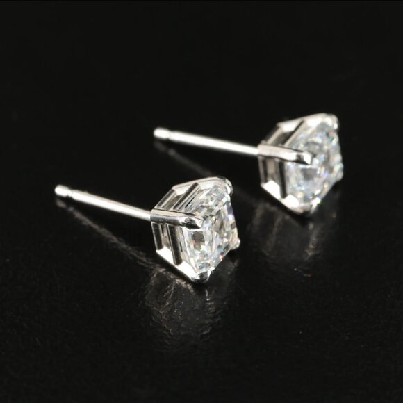 Platinum 1.80 CTW Diamond Stud Earrings with GIA Reports - Picture 3 of 8